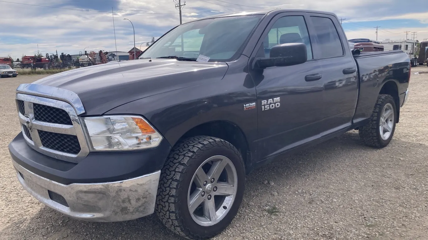 2015 Dodge Ram 1500 Grey Truck VIN: 1C6RR7FTXFS593331