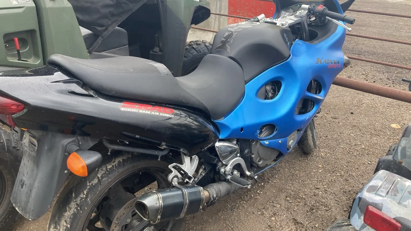 2004 Suzuki GSX600F Motorcycle VIN: JSIGN79A442100661