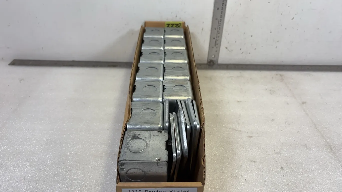 Box of 1 1/4" Device Plates, approx. 11 pce *Unreserved*
