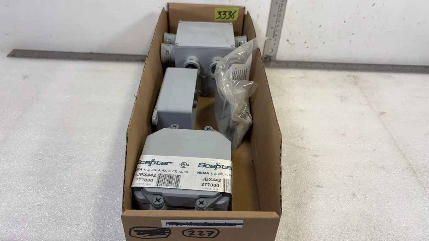 Box of Assorted PVC Boxes, approx. 3 pce *Unreserved*