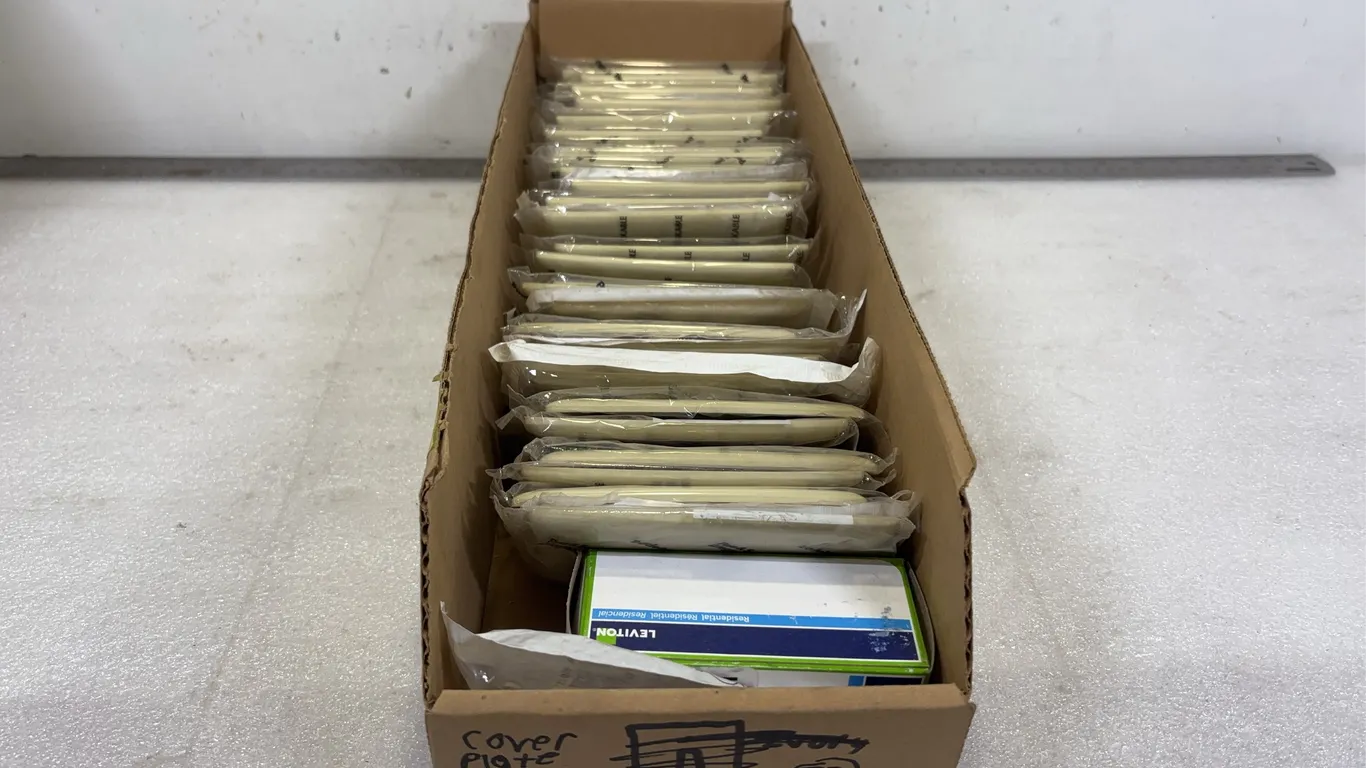 Box of Assorted Cover Plates, approx. 38 pce *Unreserved*