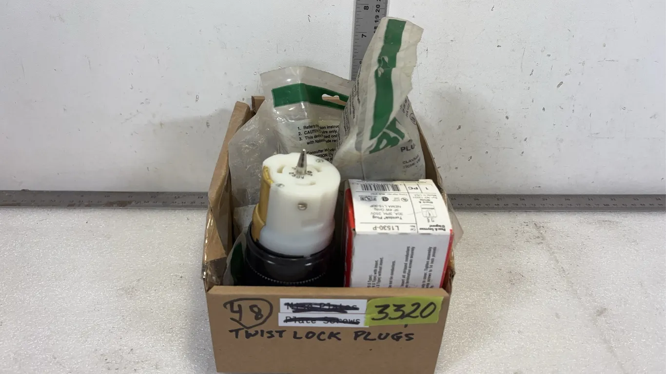 Box of Assorted Twist Lock Plugs, approx. 7 pce *Unreserved*