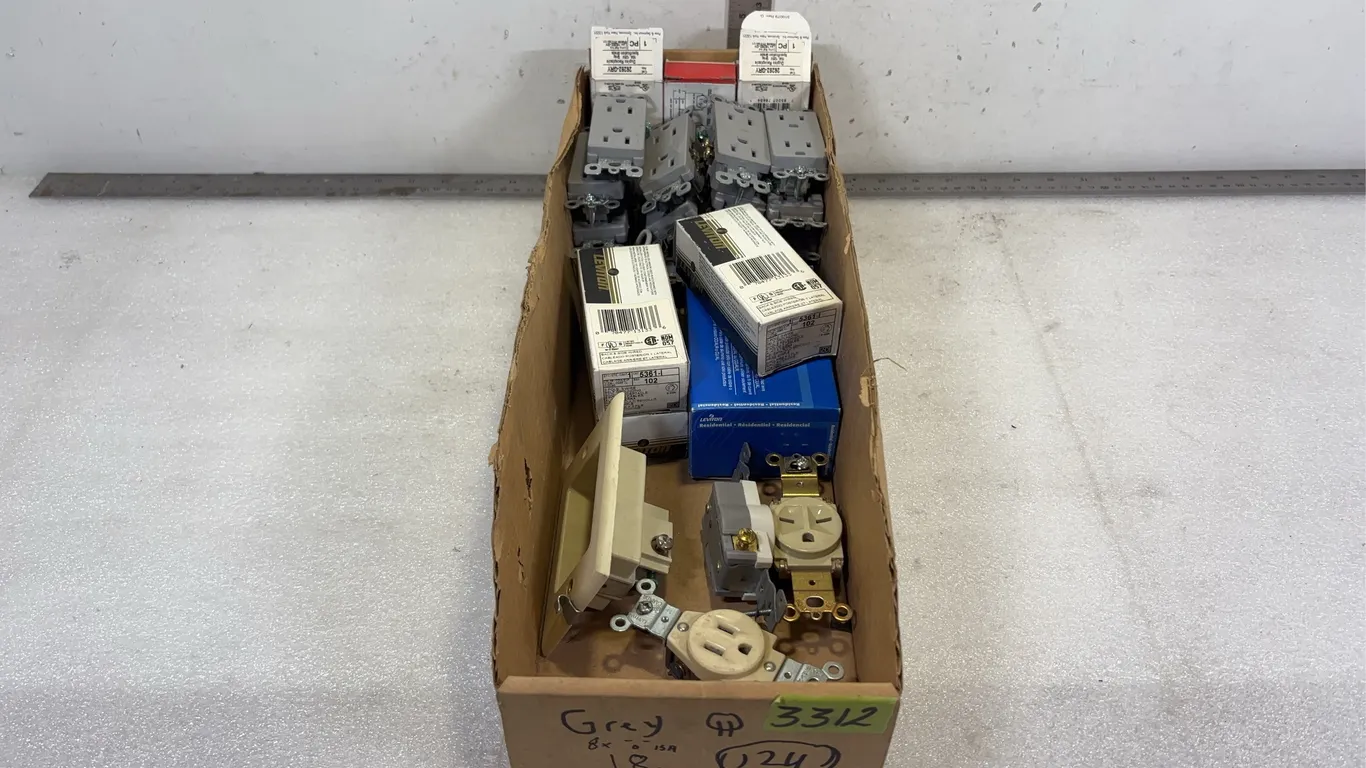 Box of Grey Decora Duplex Receptacles, approx. 26 pce *Unreserved*