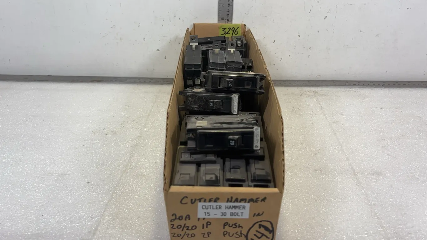Box of Cutler Hammer 15 - 30 Bolt Breakers, approx. 16 pce *Unreserved*