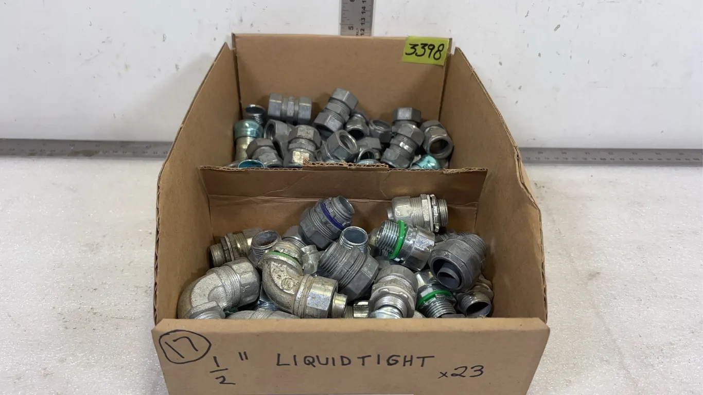 Box of 1/2" Liquid Tight Flex Connectors, 23 pce *Unreserved*
