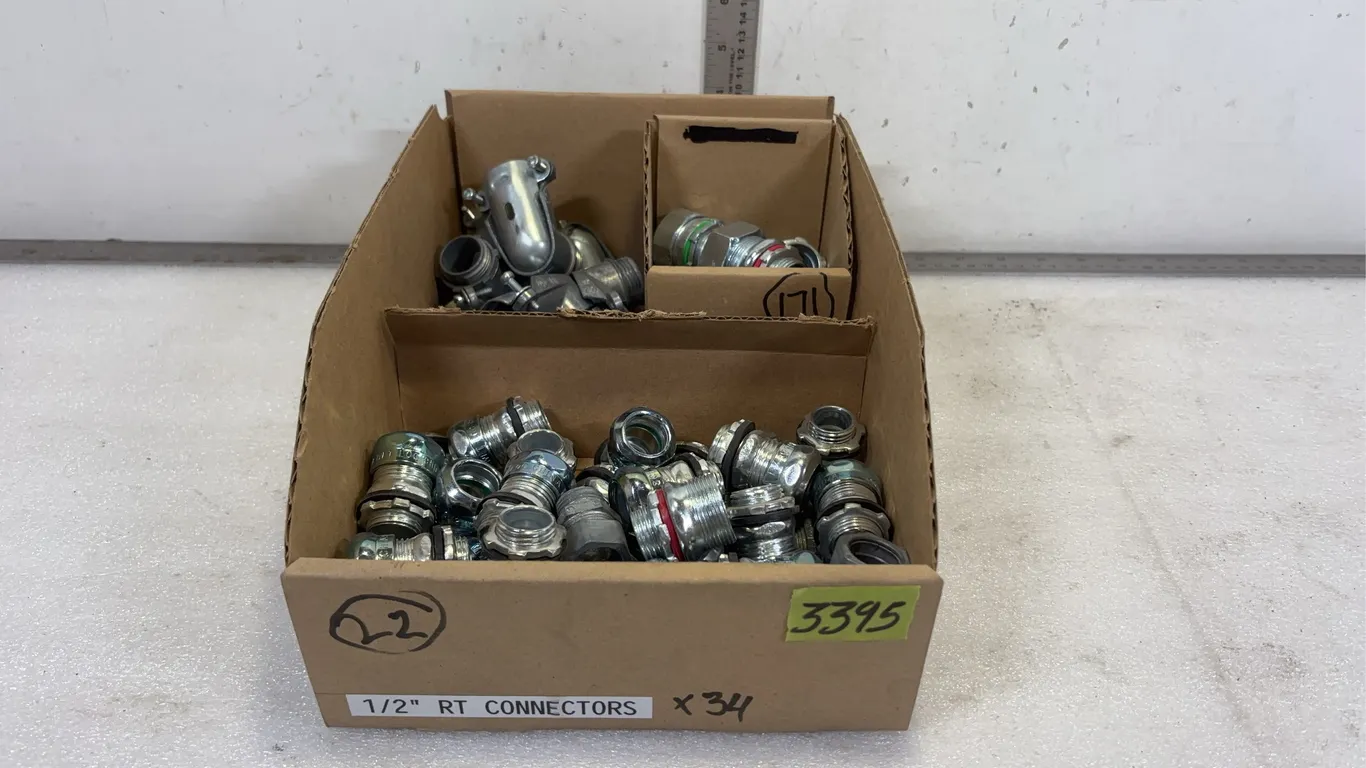 Box of 1/2" Rain Tight EMT Connectors, approx. 34 pce *Unreserved*