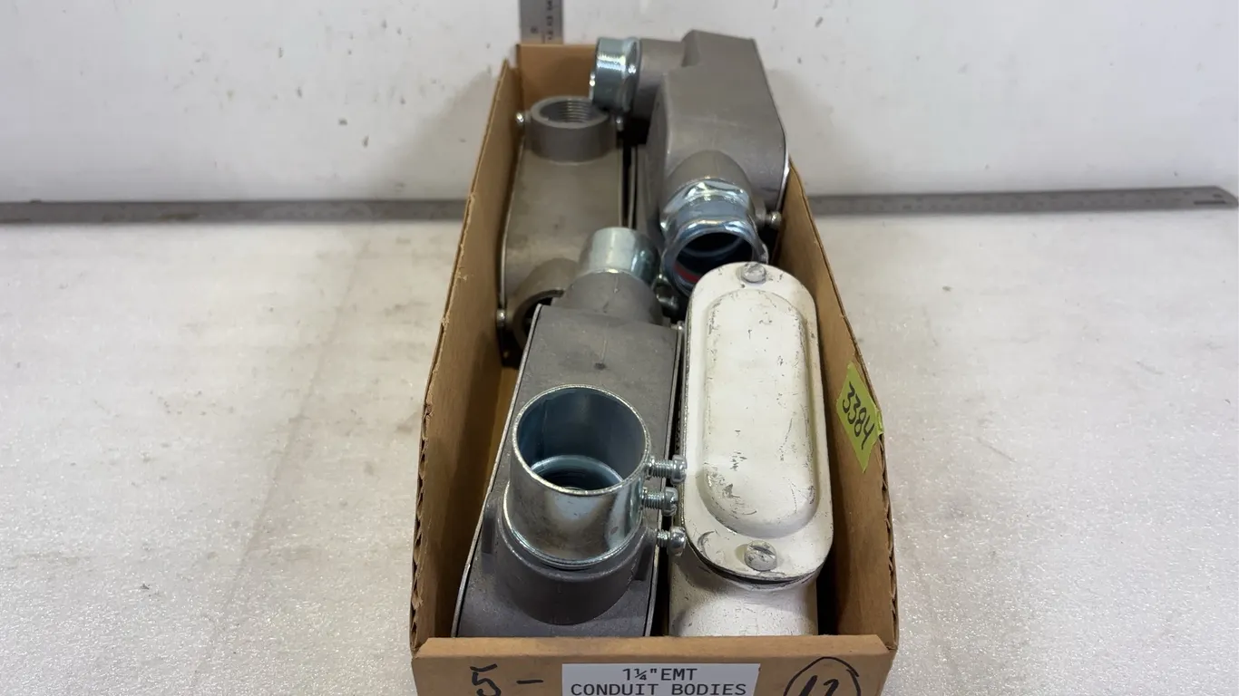 Box of 1 1/4" Conduit Bodies, approx. 5 pce *Unreserved*