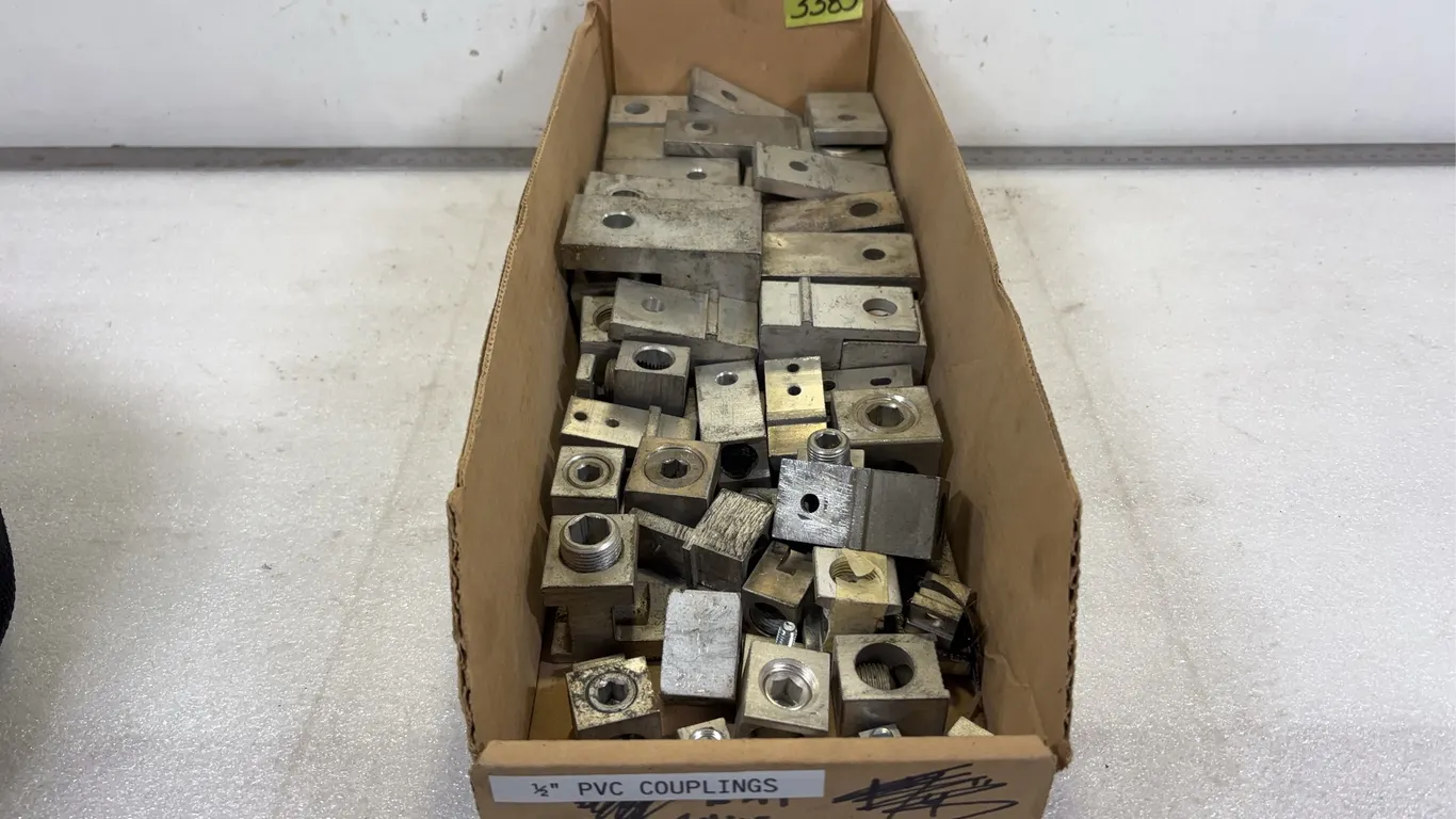 Box of 1/2'' Pvc Couplings *Unreserved*