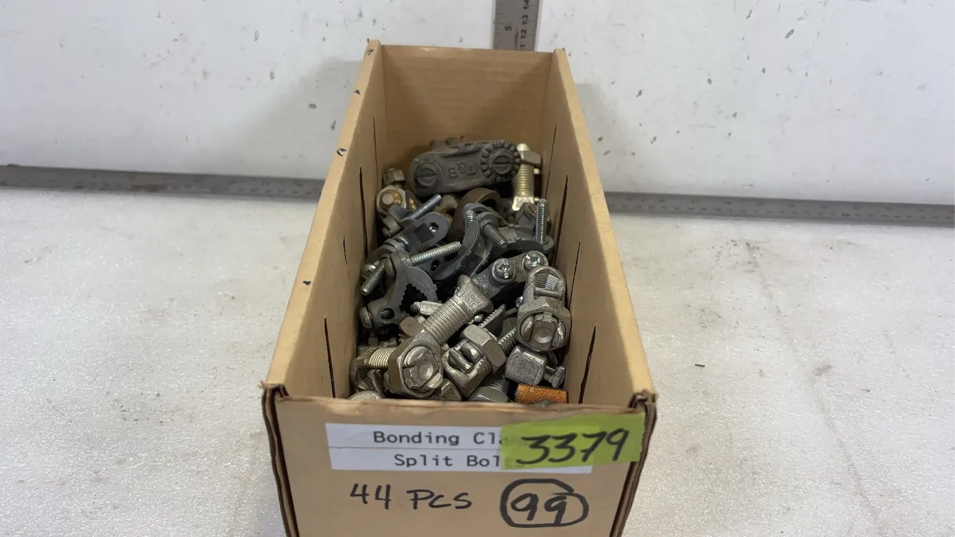 Box of Assorted Clamps and Split Bolts approx. 44 pce *Unreserved*
