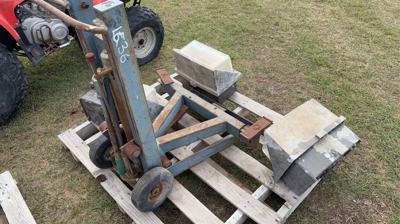 Strong Arm Bumper Jack, Model 35, 3500 lb Capacity, SN: 10377, 3 - Lights *Unreserved*
