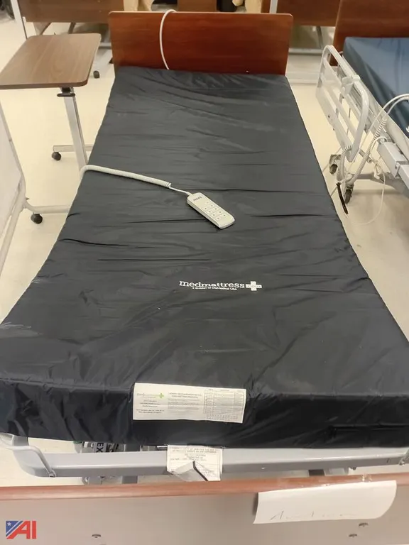 (2) Hospital Beds (1) Geriatric Recliner
