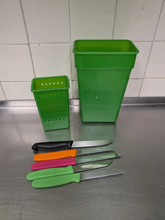 (5) Assorted Knives and Sanitizer and Cleaner Station