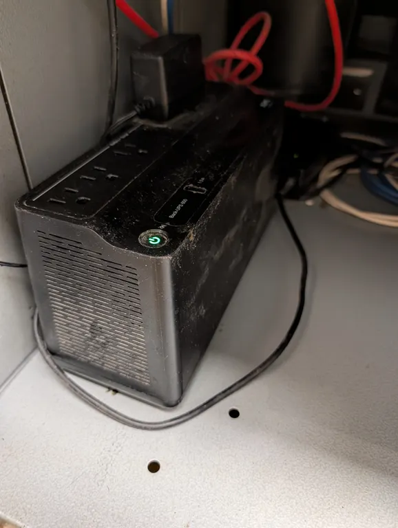 APC Battery Back Up - UPS-600