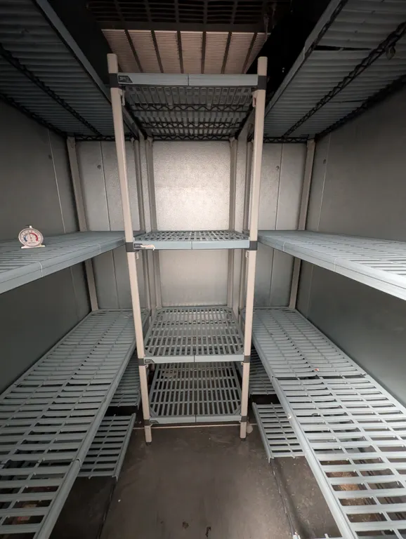 Metro 4 Tier Shelving Unit Metro Max Antimicrobial Style - 24" x 24" x 74"