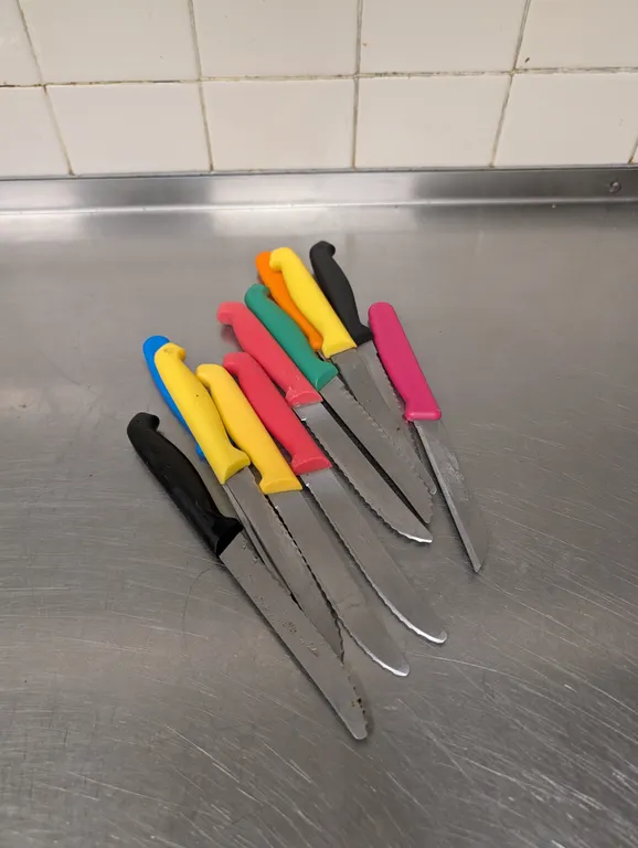 (11) Assorted Knives