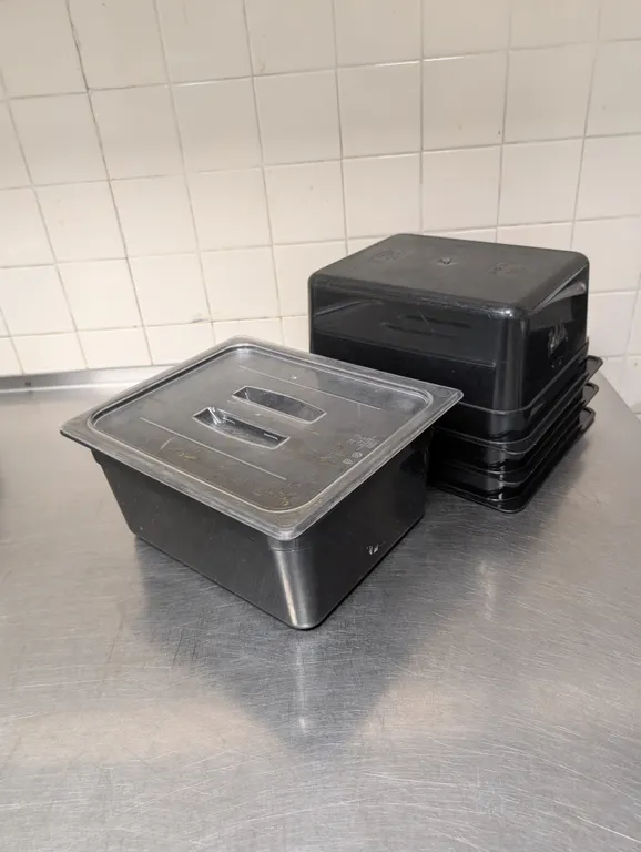 (4) Cambro Half Size Black Polycarbonate Food Containers - Model # 26CW, (1) Clear Half Size Polycar