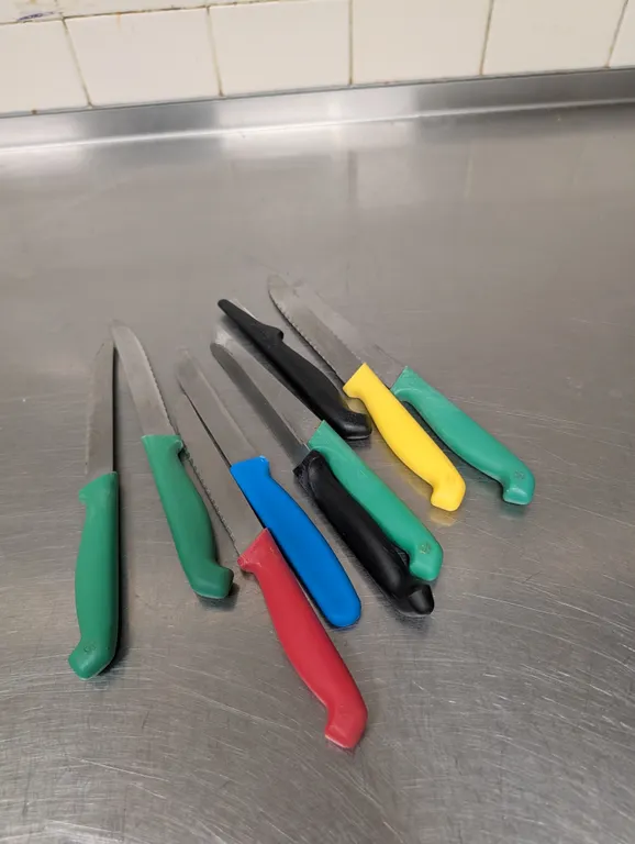 (9) Assorted Knives