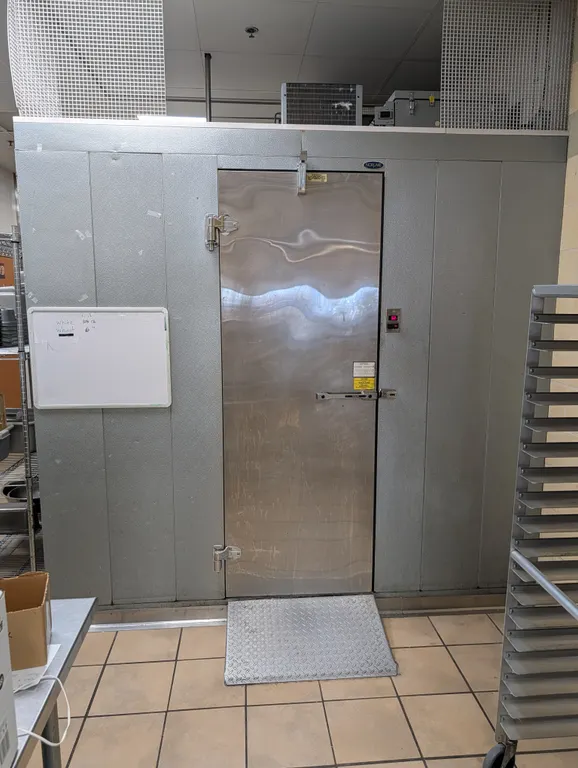 Norlake Walk In Cooler with Self Contained Refrigeration And Floor, Self Contained Drop In Compresso