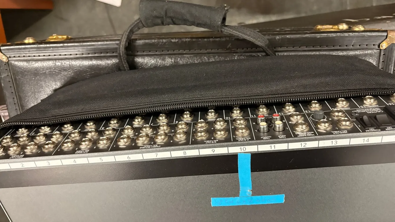 16 Channel/4 Bus-Compact Mixer