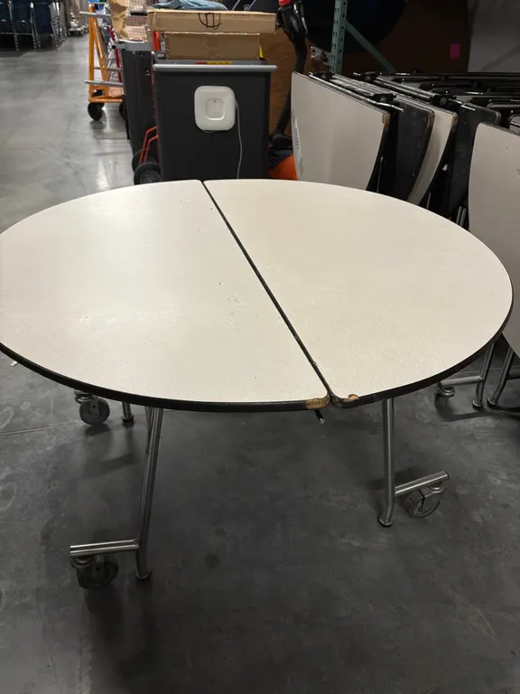 Round Folding Tables with Wheels