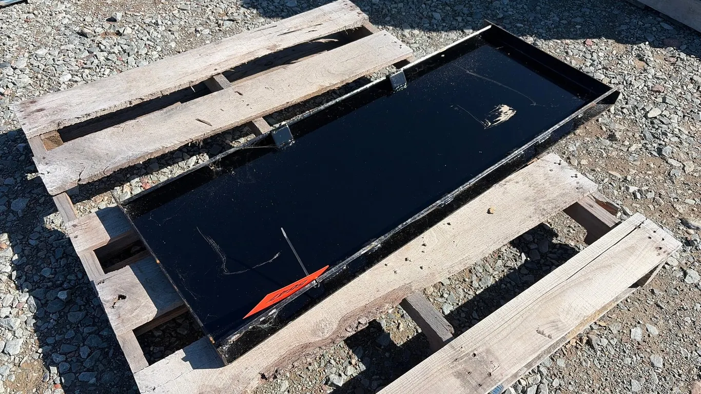 Unused Skid Steer Adapter Plate