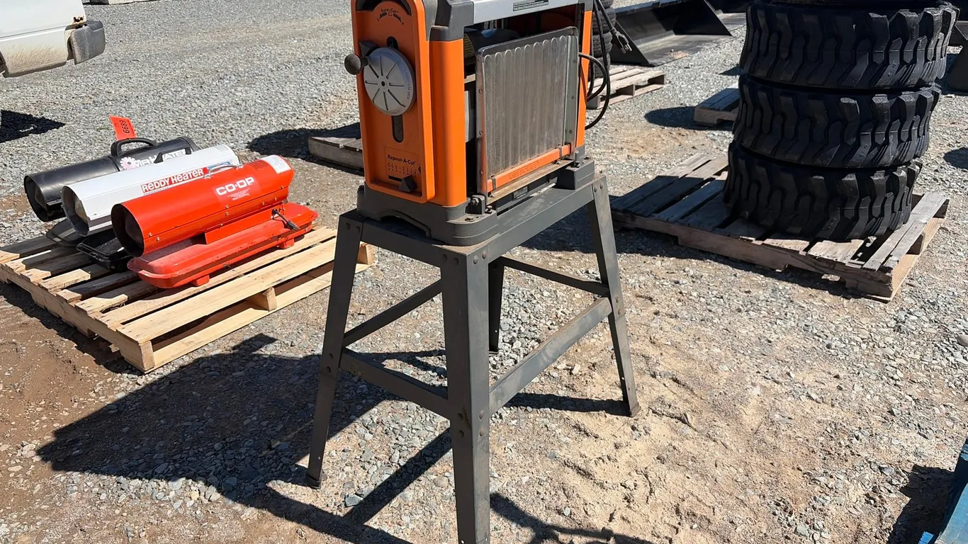 Rigid TP13002 Planer