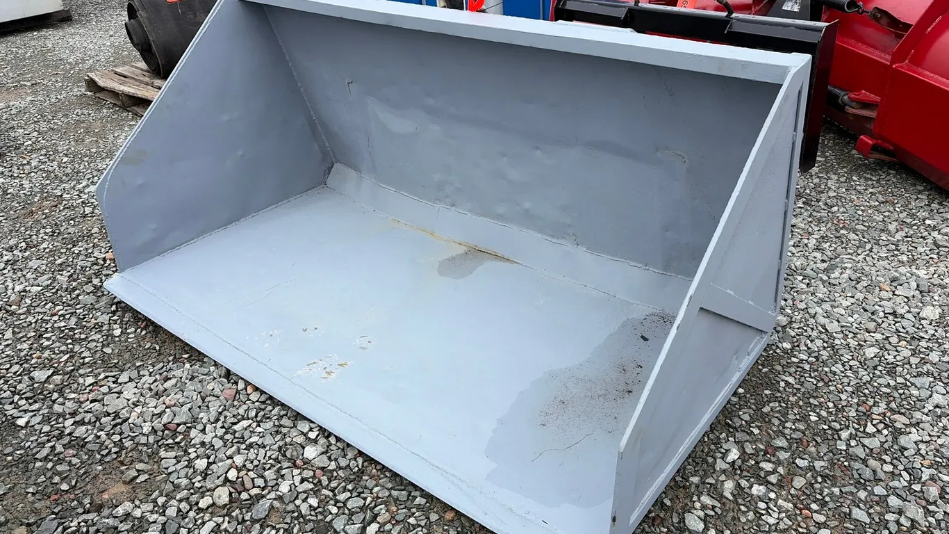 Approx. 72" Skid Steer Bucket