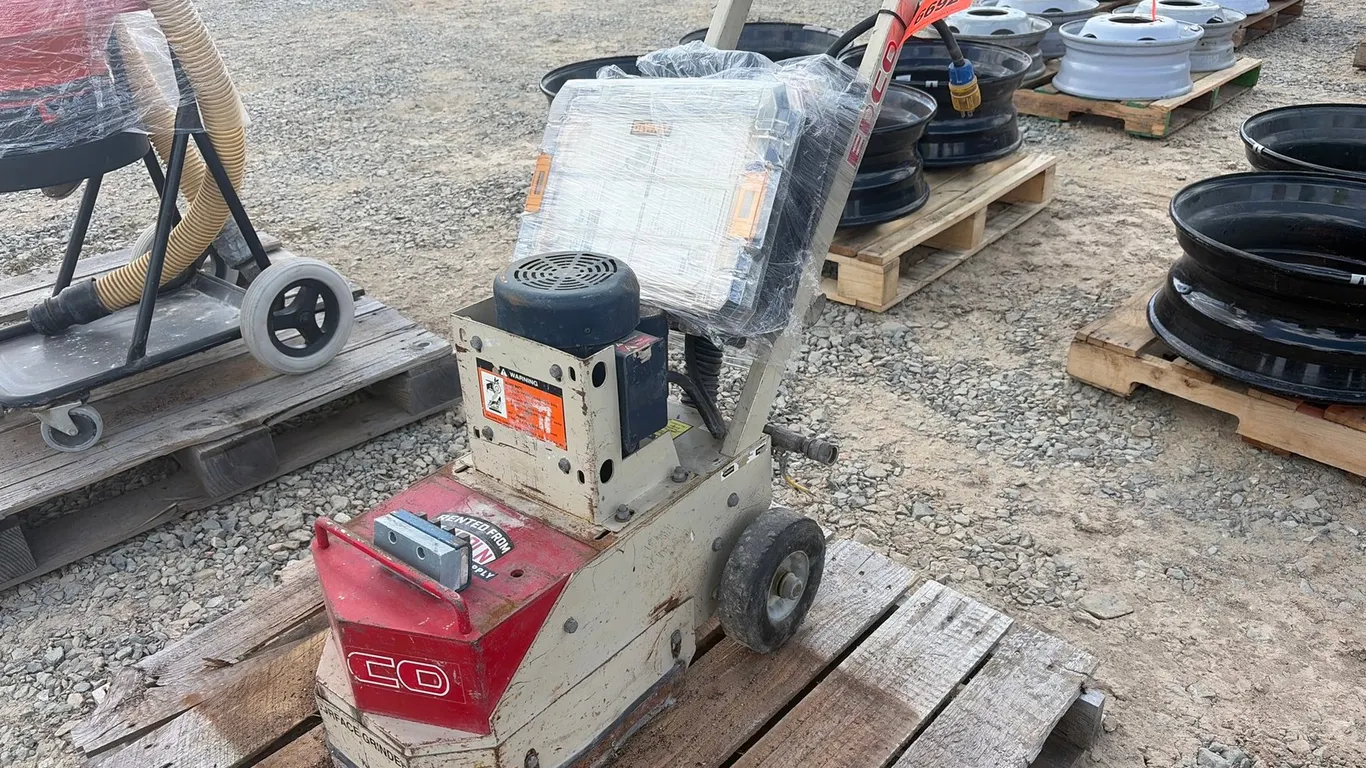 Escobar SEC-1.5L Floor Grinder And DeWalt Tool Kit