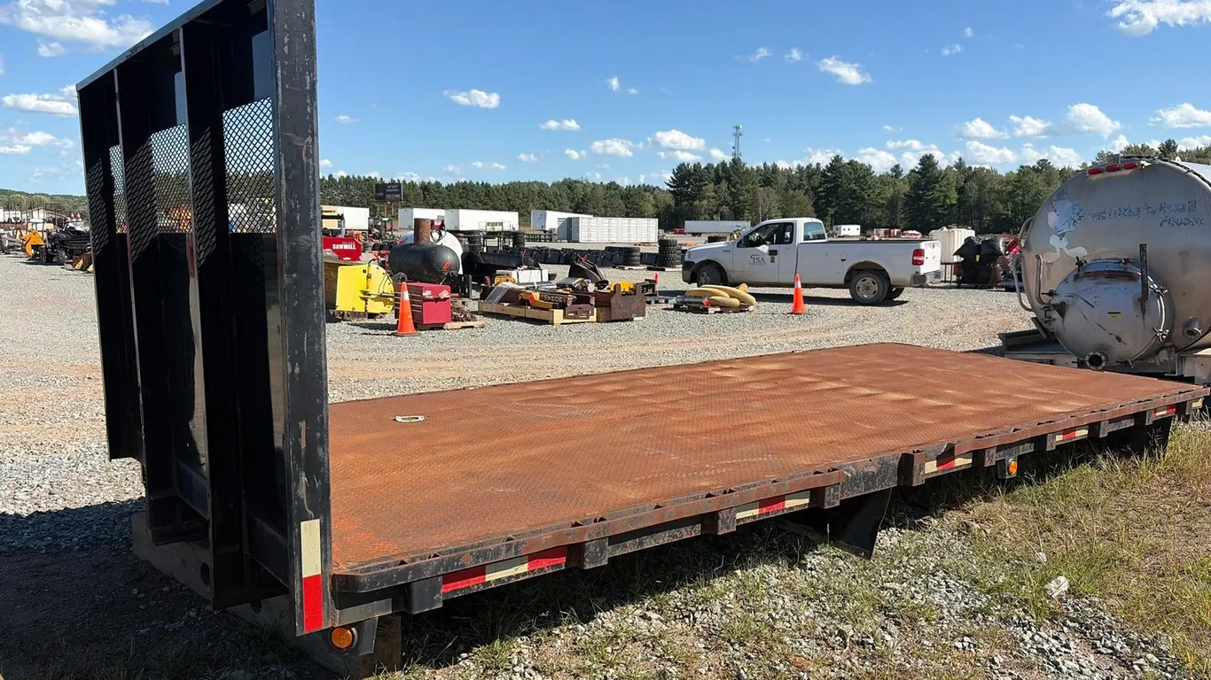 Approx. 20' Flatbed