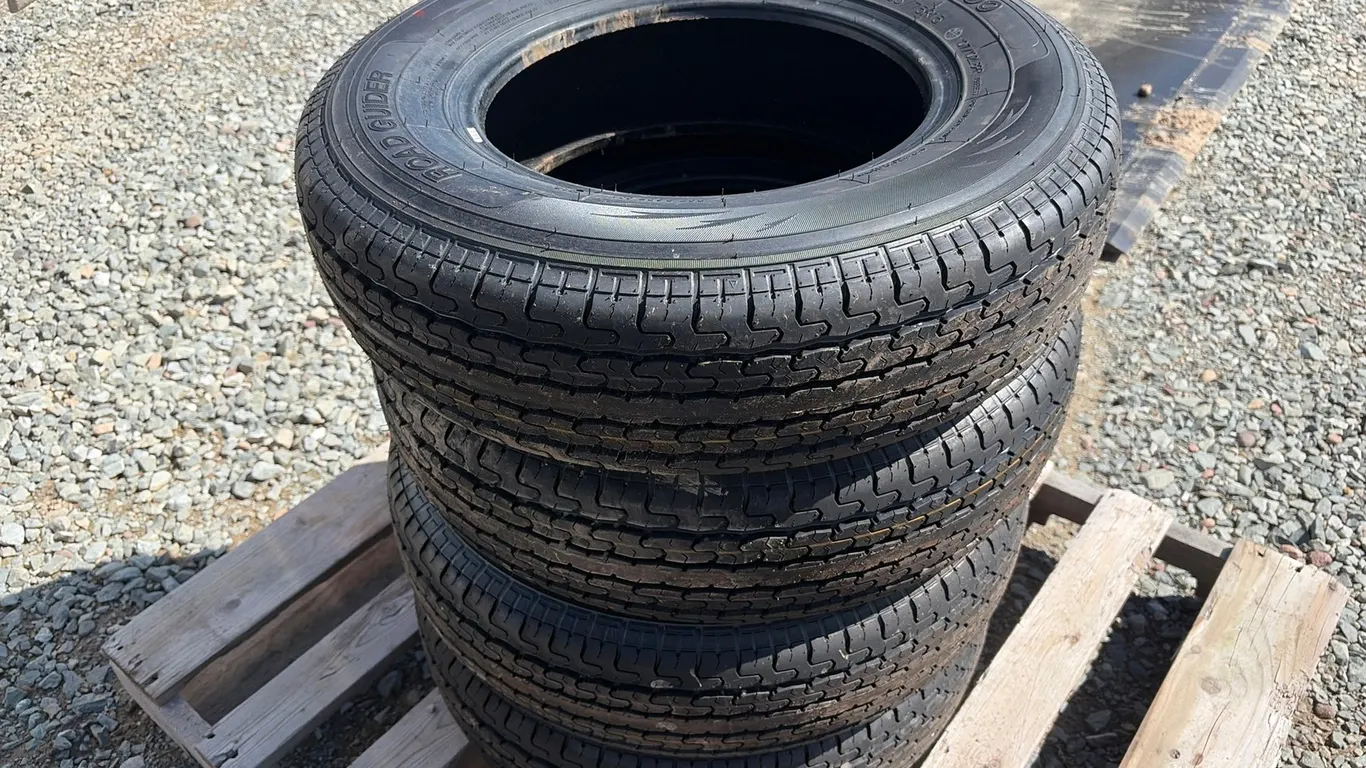 (4) Unused Road Guider QH100 205/75R15 Tires