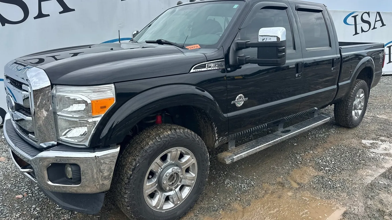 2016 Ford F-350 Lariat 4x4 Pickup Truck