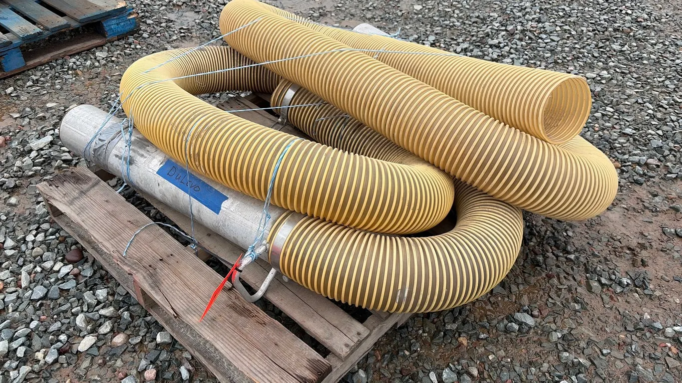 (2) Hoses