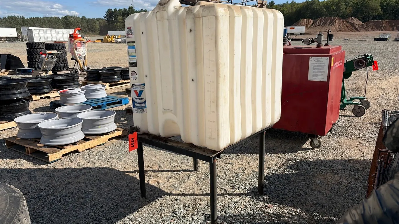 Rino 275 Gallon Oil Tank