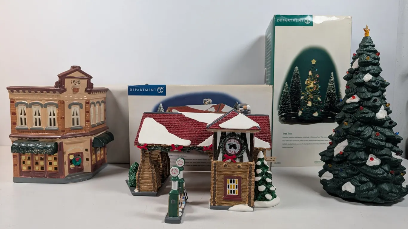 Department 56 Snow Village Christmas Decorations, Set of 3
