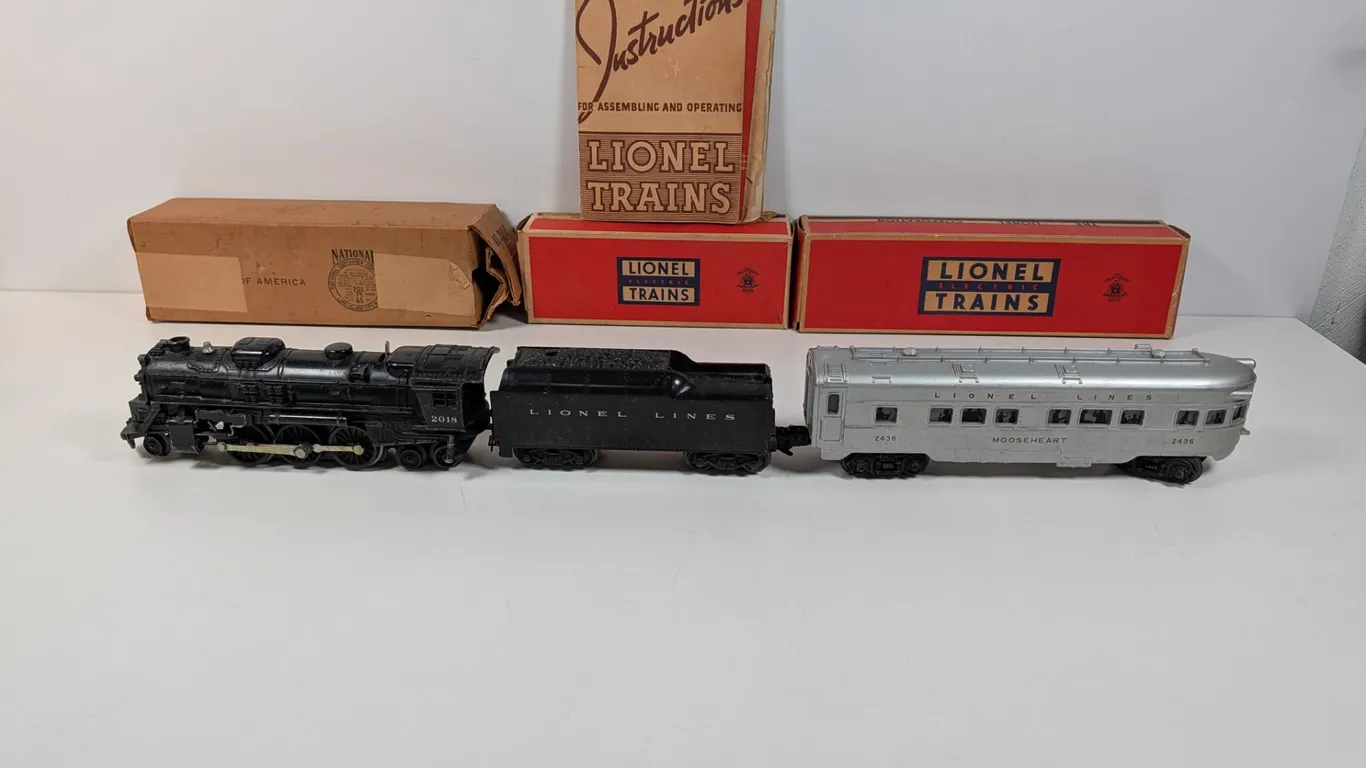Vintage Lionel Lines O Gauge Train Set with Original Boxes