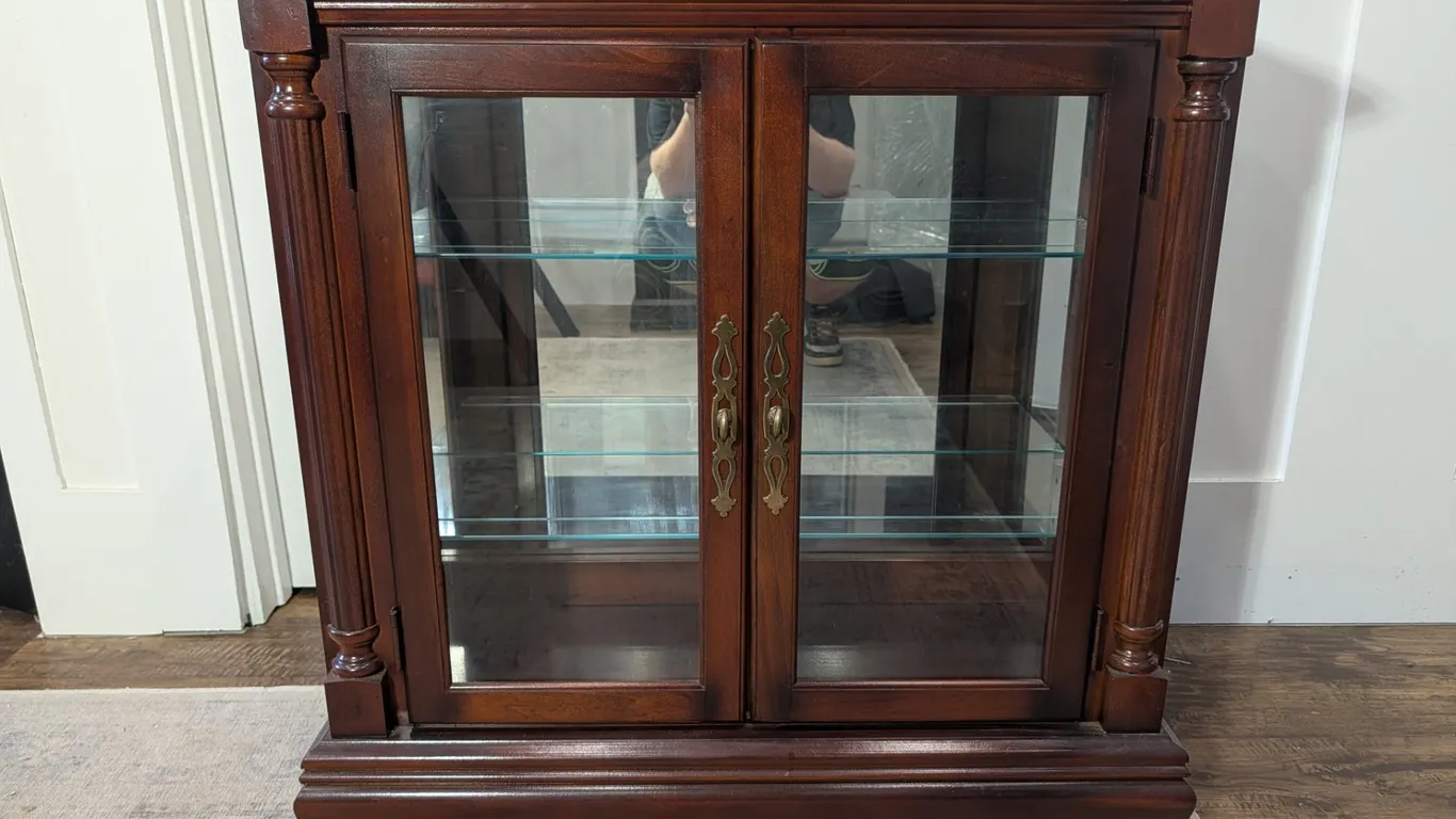Pulaski Furniture Illuminated Display Cabinet