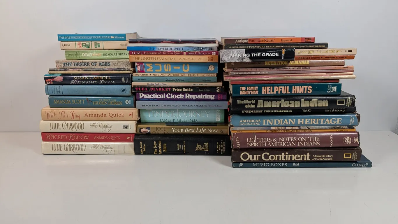 Large Collection of Assorted Books and Magazine Guides