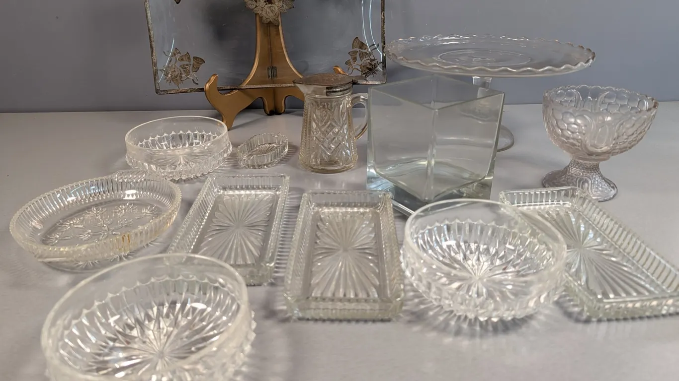 Collection of Assorted Glassware and Cake Stand
