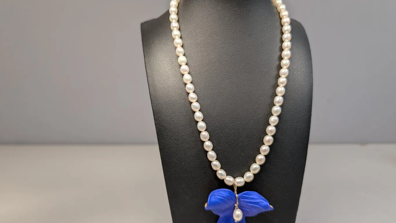 Pearl Like Necklace with Blue Leaf Pendant