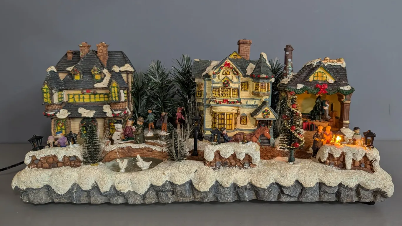 Puleo Tree Co. Lighted Christmas Village