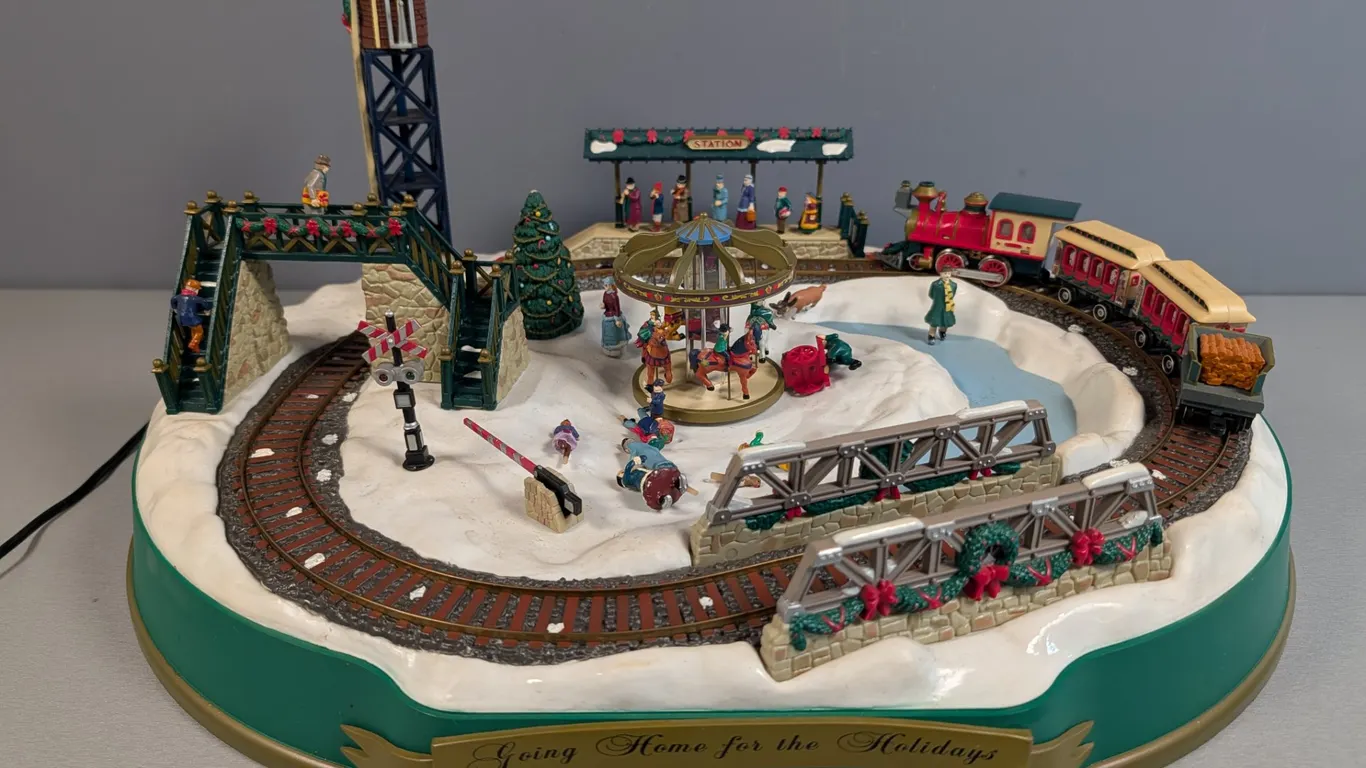 Mr. Christmas Animated Musical "Going Home for the Holidays" Village