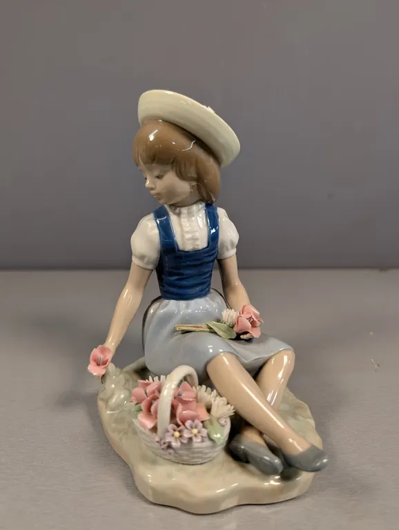 Lladro "Girl with Basket of Flowers" Porcelain Figurine