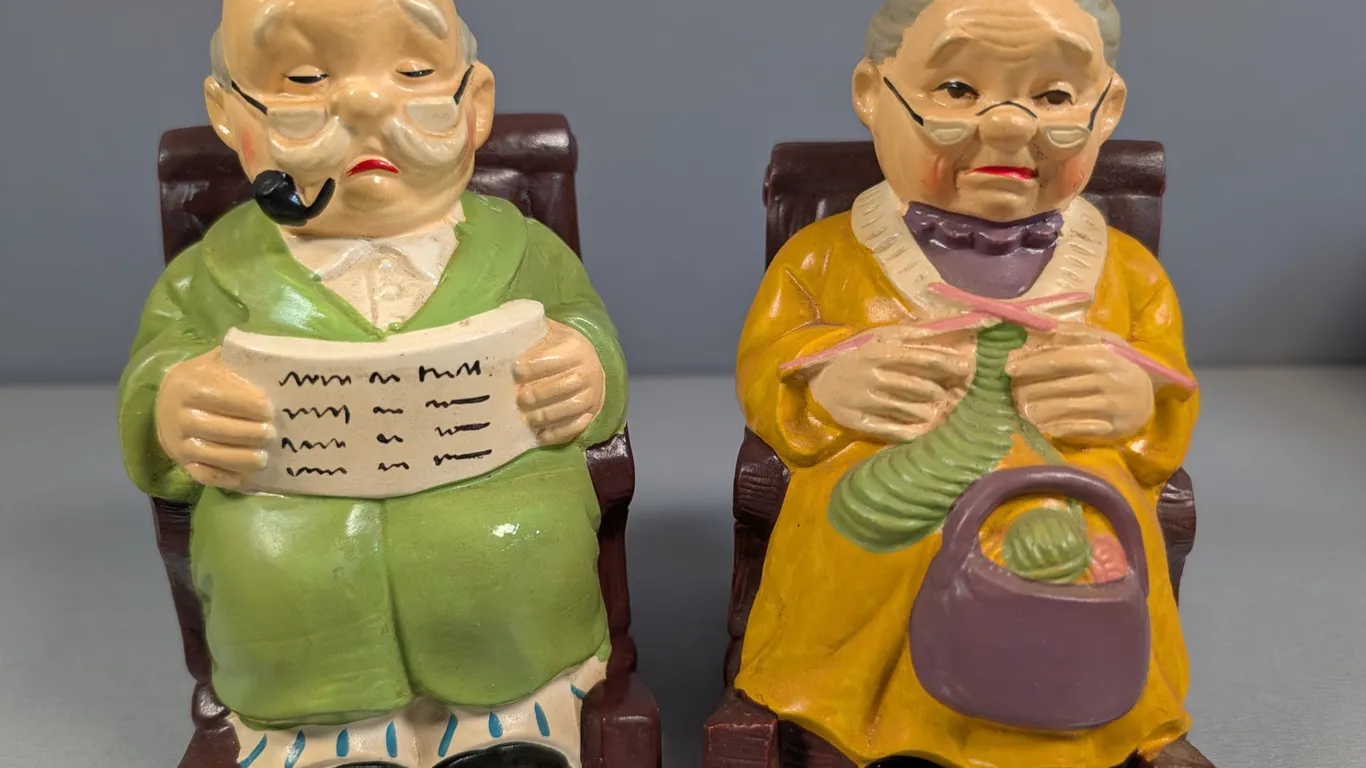 Vintage Grandparent Rocking Chair Music Box Figurines