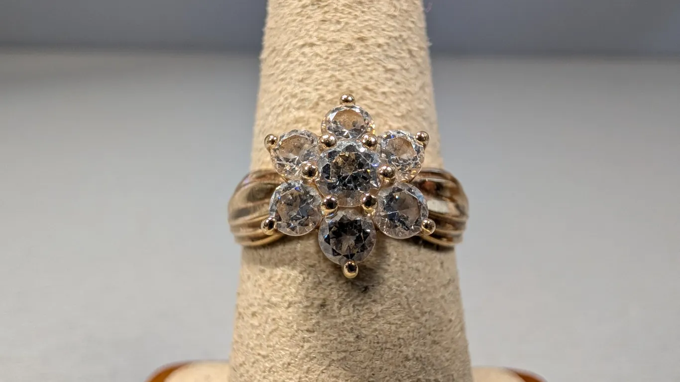 10 Karat Gold and Clear Stone Flower Cluster Ring