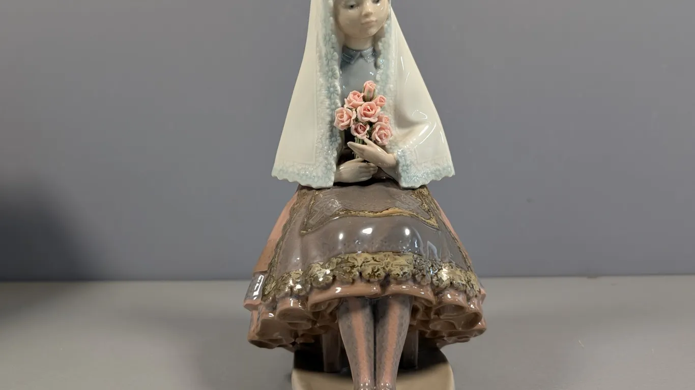 Lladro "Girl with Flowers" Figurine