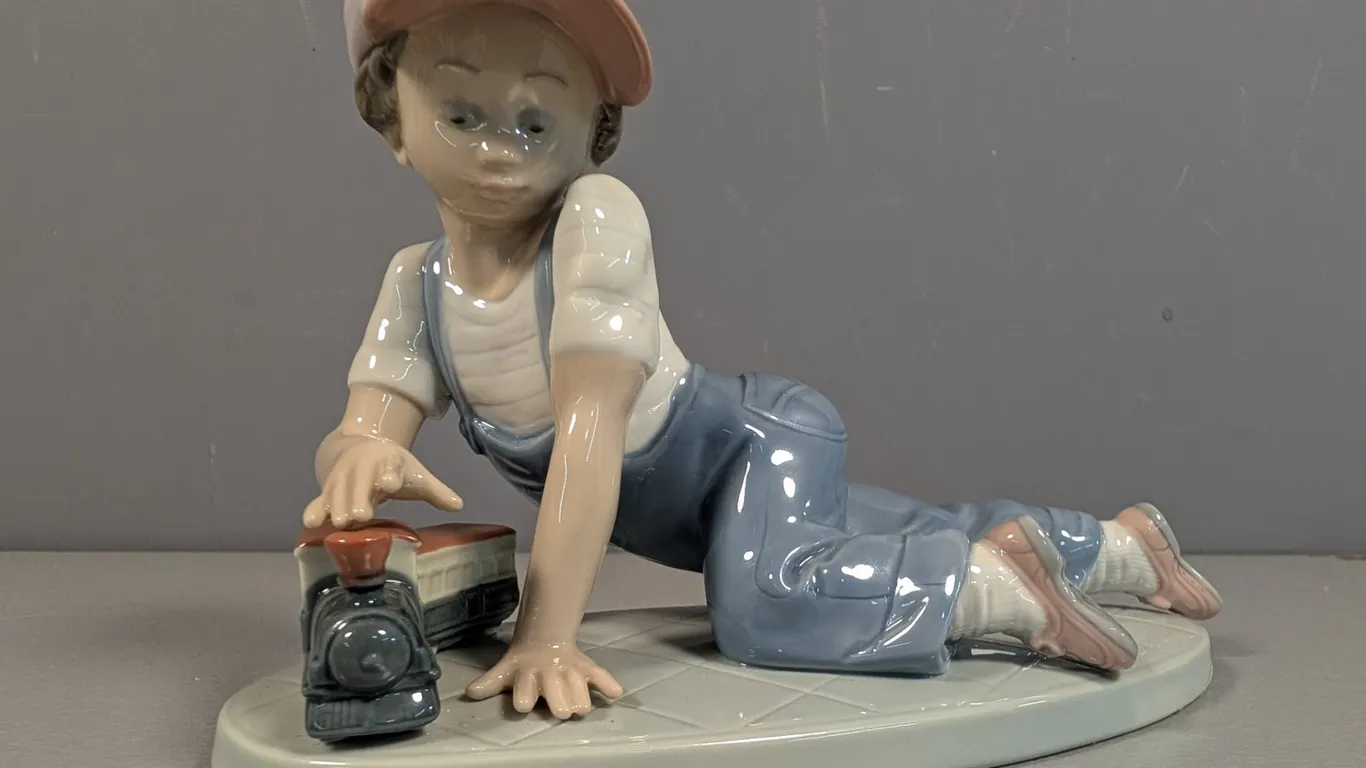 Lladro "Little Train" Porcelain Figurine #7619