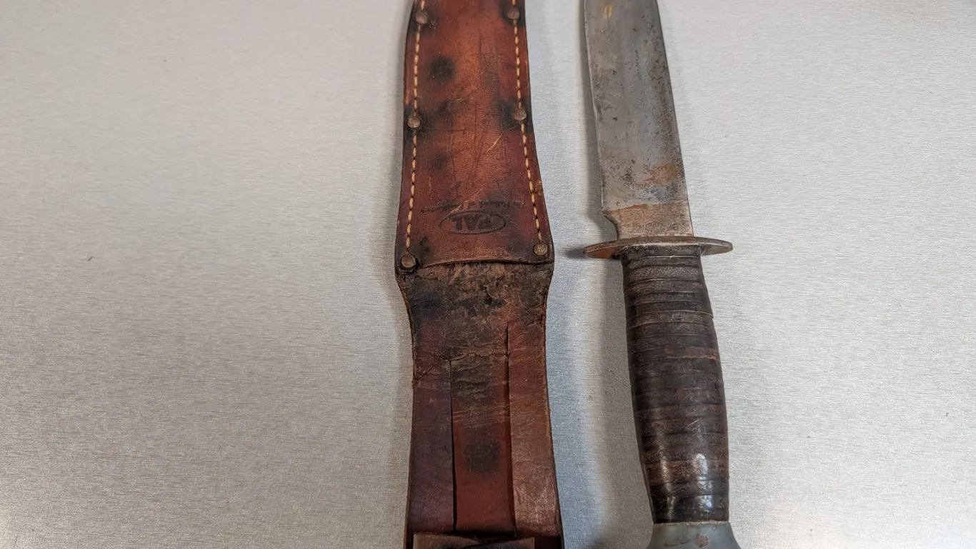 Vintage RH PAL 36 US Military Knife with Leather Sheath