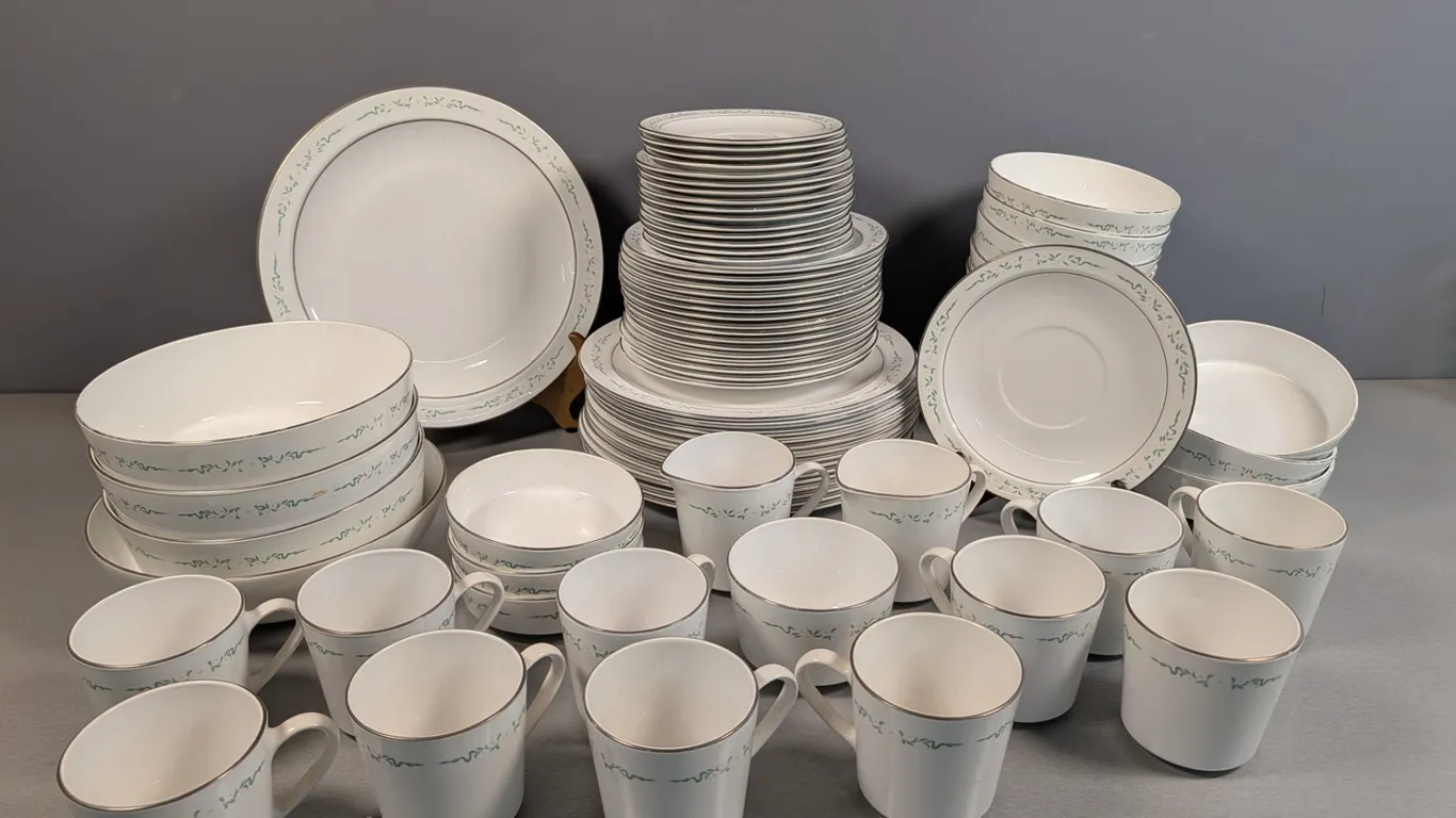 Corning Centura "Daisy" Dinnerware Set, 81 Pieces