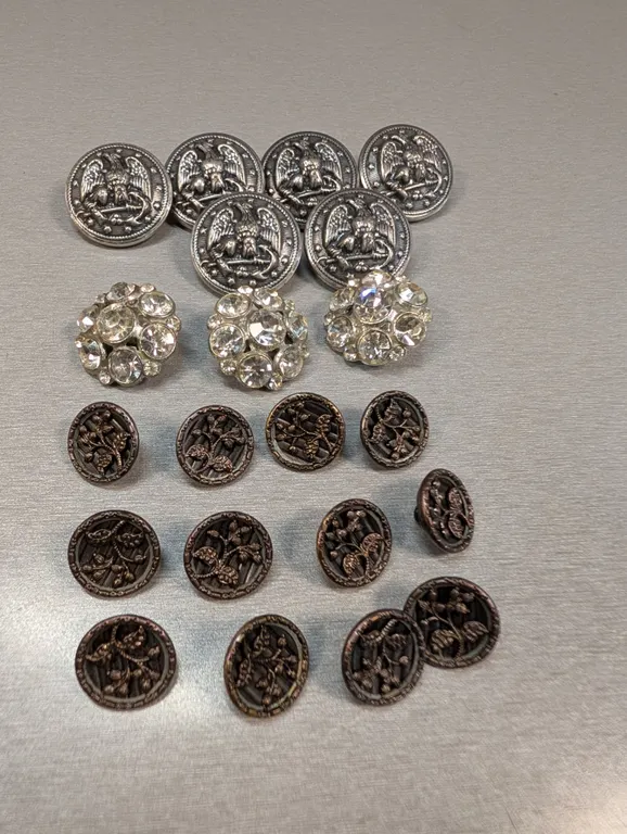 Assorted Vintage Buttons: Eagle, Rhinestone, and Floral Designs (21 Buttons)