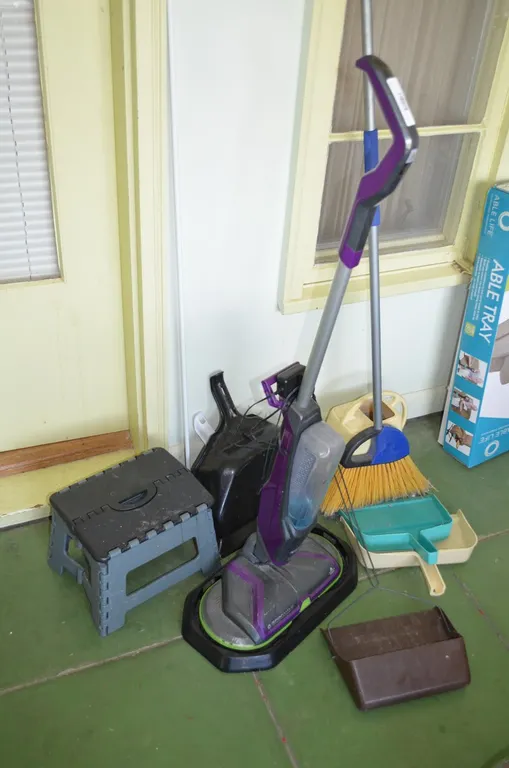 Bissell Spinwave Mop, Broom